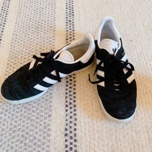 Adidas Classic Gazelle Sneakers